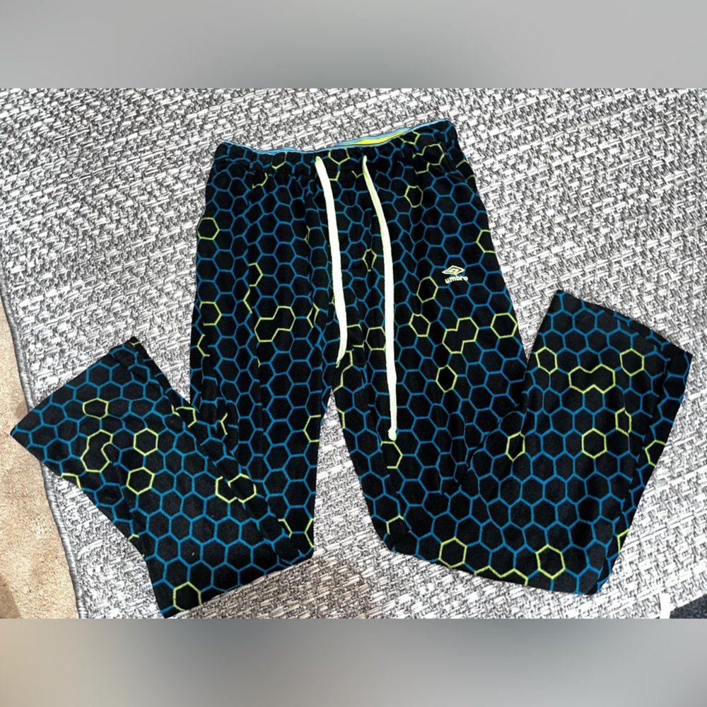 Umbro | Black and Yellow Hexagon Patterned Pyjama Pants